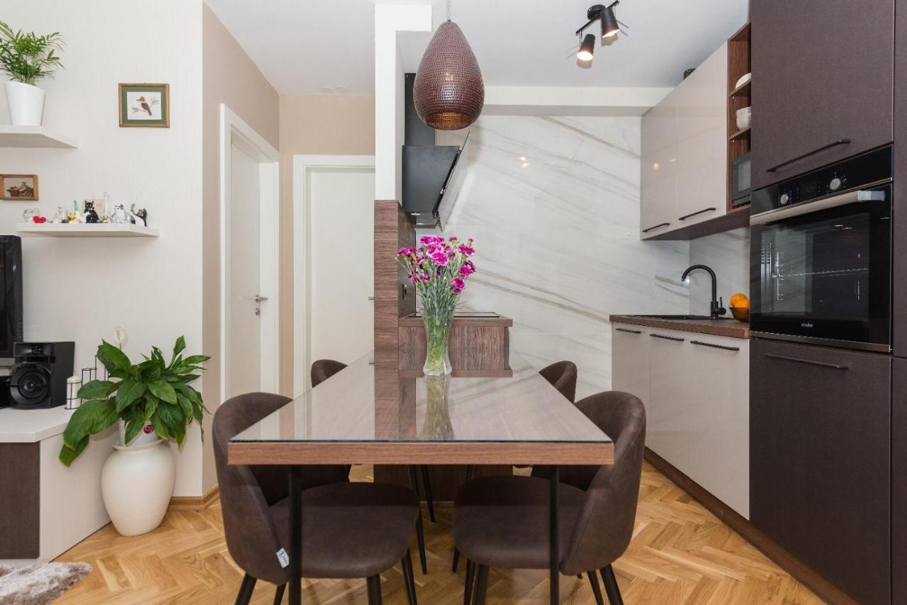 Chic Apartment Zoja Near Beach With Free Parking Макарська Екстер'єр фото